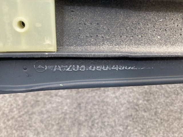 新品!Cクラス W203 純正 左 ドア モール A 203 690 4962 A20369049629999 サフ メルセデスベンツ(147246)