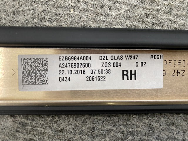 新品!Bクラス W247 純正 右 リア ドア ルーフトリム A 247 690 /15/16/25 A2476902600 ブラック ソリッド メルセデスベンツ(147283)