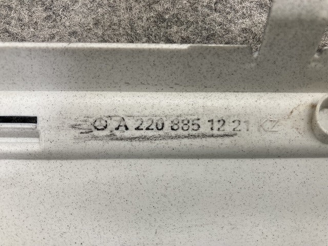 新品!Sクラス W220 純正 リア バンパー フックカバー A 220 885 12 21 A22088512219999 サフ メルセデスベンツ(147286)