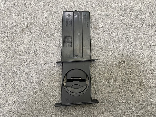 新品!5シリーズ E60/E61 純正 左 助手席 ドリンクホルダー/カップホルダー 左ハンドル用 5145 7 047 145 51459125626 素地 BMW(147338)