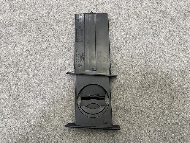新品!5シリーズ E60/E61 純正 左 ドリンクホルダー/カップホルダー 5145 7 063 178- 51459125628 素地 BMW(147341)