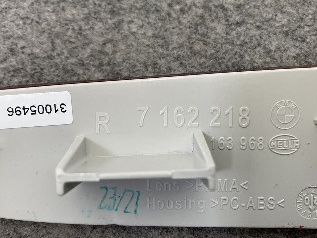 新品!X3 E83 純正 右 リア バンパー リフレクター 7 162 218 63147162218 BMW(147393)
