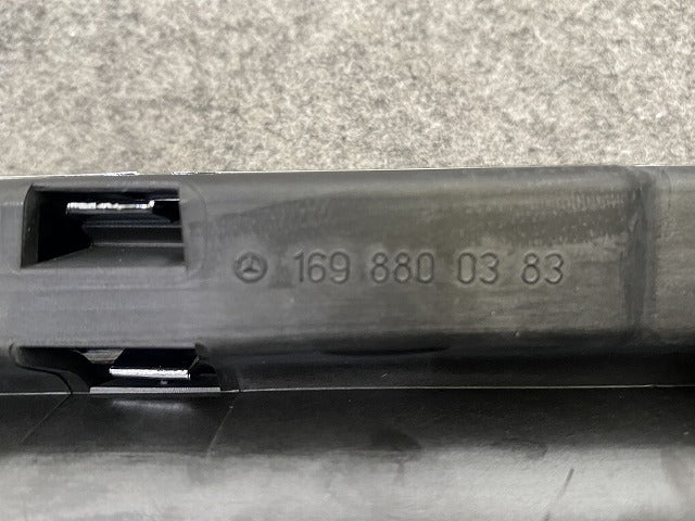 新品!Aクラス W168 純正 フロント グリル/ラジエーターグリル 169 880 03 83 A1698800383 メッキ メルセデスベンツ(147489)