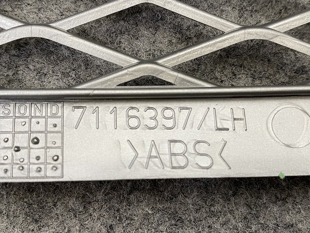 新品!X5 E53 純正 フロント バンパー 左アッパーグリル 7116397 51117130457 シルバー ソリッド BMW(147572)