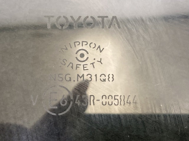 プリウス 50系/ZVW50/ZVW51/ZVW55 純正 左 リア ドア ガラス ウィンドウ/小窓 43R-005844 トヨタ(147677)