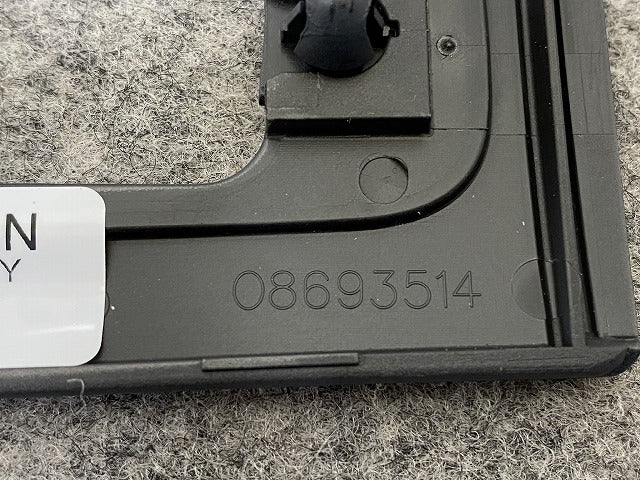 新品!V70 純正 右 フロント フェンダー モール 08693514 V39987391 サフ ボルボ(147706)