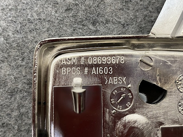 新品!V70/XC70 純正 フロント グリル エンブレム 08693648 V8693678 メッキ ボルボ(147708)