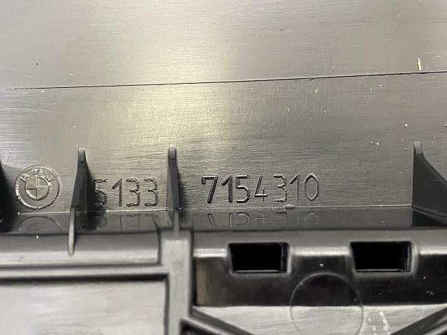 新品!1シリーズ E87 純正 右 フロント ドア エクステリア Bピラートリム 5133 7154310 51337154310 ブラックII 668 BMW(147714)
