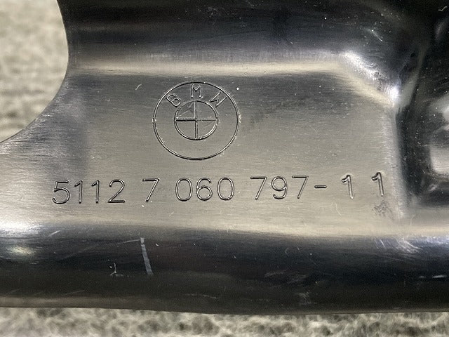 新品!5シリーズ E60/E61 純正 リア バンパー ブラケット付 5112 7 060 797-1 1 51127060797 未塗装 BMW(147728)