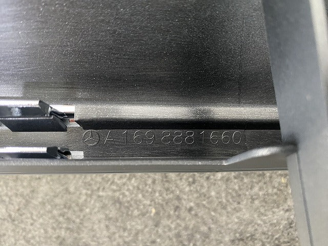 新品!Aクラス W169 純正 フロント グリル/ラジエーターグリル A169 888 1660 A1698802183 シルバー ソリッド メルセデスベンツ(147742)