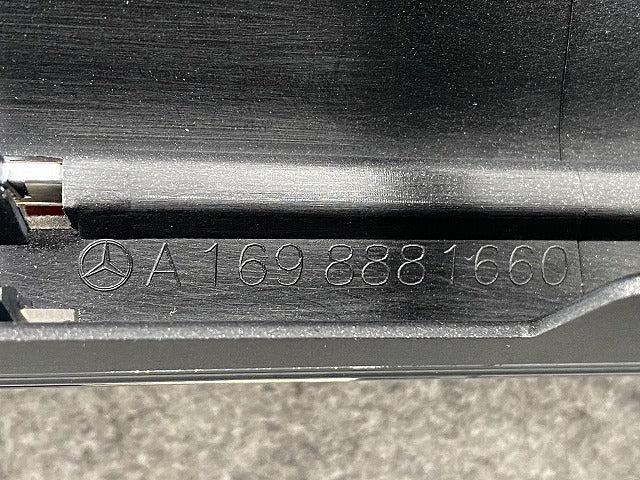 新品!Aクラス W169 純正 フロント グリル/ラジエーターグリル A169 888 1660 A1698802183 シルバー ソリッド メルセデスベンツ(147745)