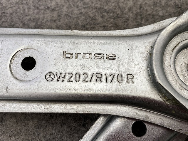 新品!Cクラス W202/1995-2000 純正 右 フロント ドア ウィンドウ レギュレーター W202/R170 A2027201646 メルセデスベンツ(147834)