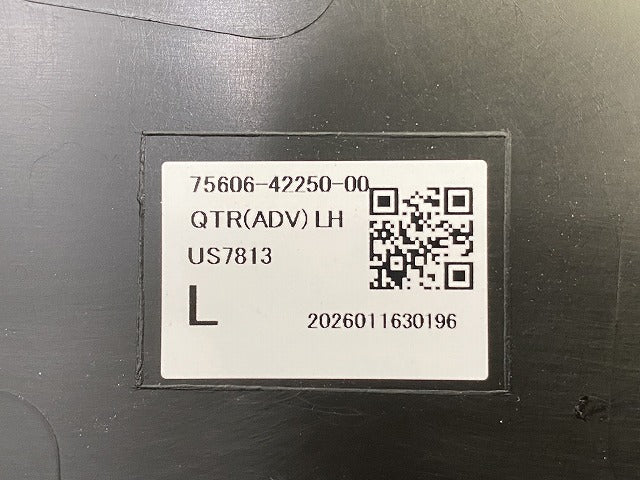 新車取り外し!RAV4 ラブ4 60系/AXAN64 純正 左 リア フェンダーアーチモール/オーバーフェンダー 75606-42250 素地 トヨタ(147924)