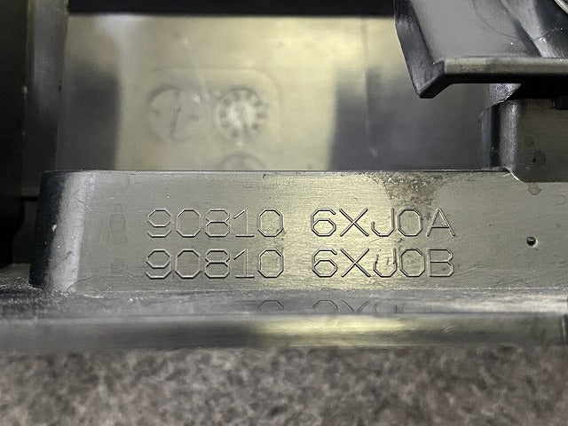 ノート/NOTE E13/SNE13 純正 リア ガーニッシュ 90810 6XJ0A/B 90810-6XJ0B ブラック ソリッド 日産(147992)