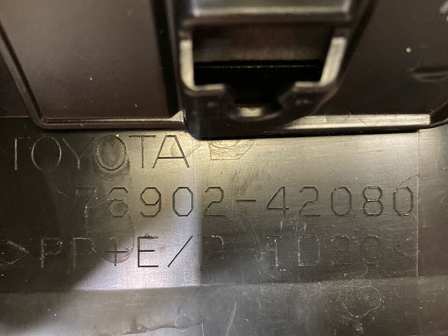 新車取り外し!RAV4 ラブ4 60系/AXAN64 純正 左 フェンダー サイドパネル マッドガード 76902-42080 素地 トヨタ(148144)