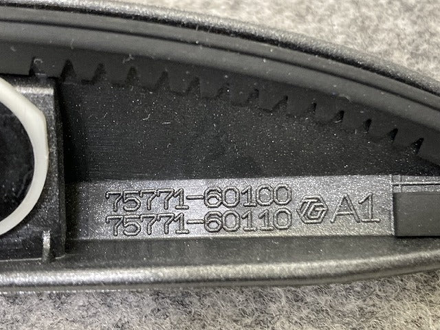 新車取り外し!ランドクルーザー/ランクル 250/TRJ250W/GDJ250W 純正 フロント ボンネット モール 75771-60100 シルバー トヨタ(148490)