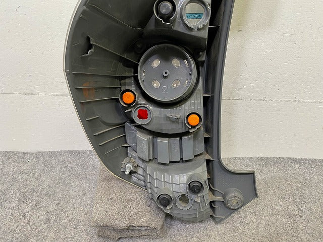 アクア/AQUA NHP10 純正 前期 右 テールランプ/ライト/レンズ ハロゲン 刻印Z STANLEY 52-252 トヨタ(148673)