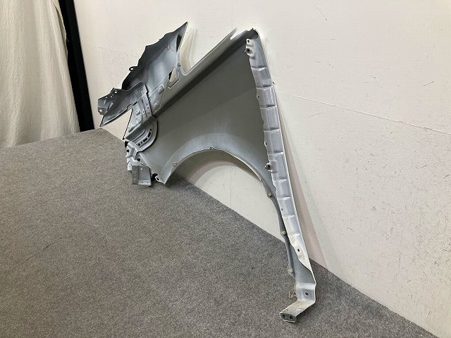 セレナ C28/NC28/FC28/FNC28 e-POWER/GC28/GFC28 純正 右 フェンダー プリズムホワイト QBE 日産(148758)