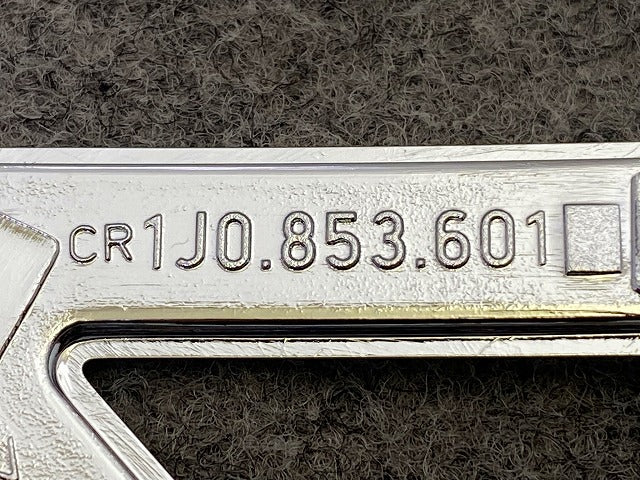 新品!ゴルフ4/GOLF IV 1J系 純正 フロント エンブレム/オーナメント 1J0.853.601 1J0853601FDY メッキ フォルクスワーゲン(148846)