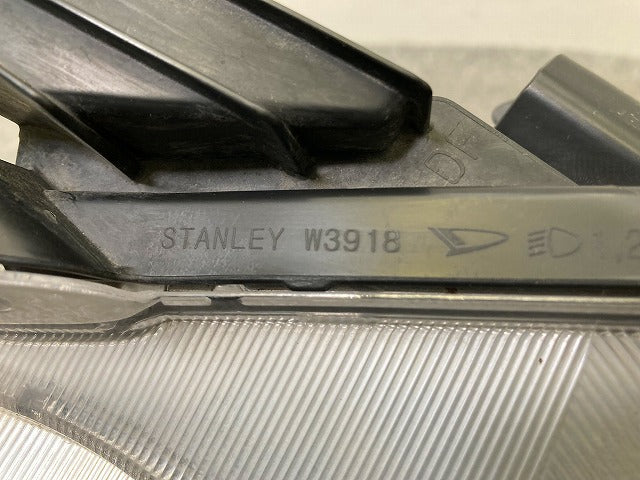 ルーミー M900A/M910A 純正 前期 右 ヘッドライト/ランプ レベライザーLED STANLEY W3918 81130-B1220 ソリッド トヨタ(149293)
