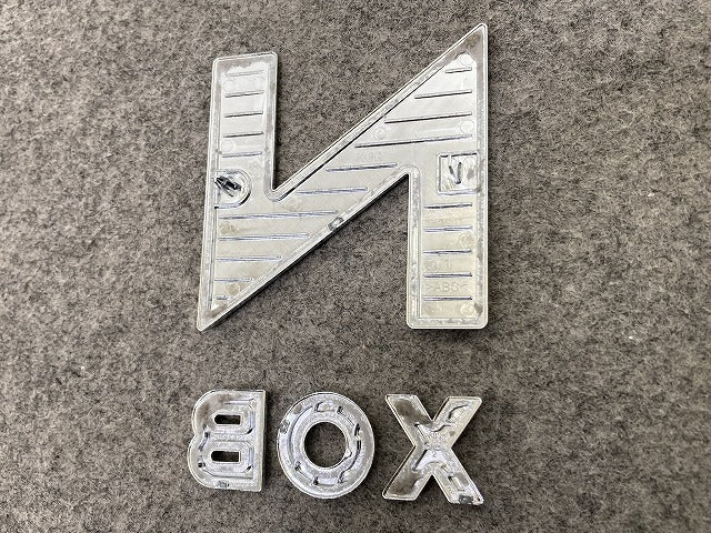 新車取り外し!N-BOX/NBOX Nボックス 純正 エンブレム/オーナメント ステッカー メッキ ホンダ(149624)