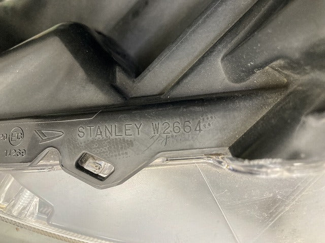 ウェイク LA700S/LA710S 純正 左 ヘッドライト/ランプ レベライザーLED STANLEY W2664 ダイハツ(149738)