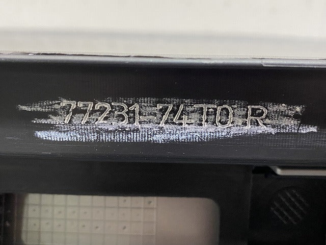 フロンクス WDB3S 純正 右 サイドステップ/サイドスカート RH 77231-74T0 素地 スズキ(150385)
