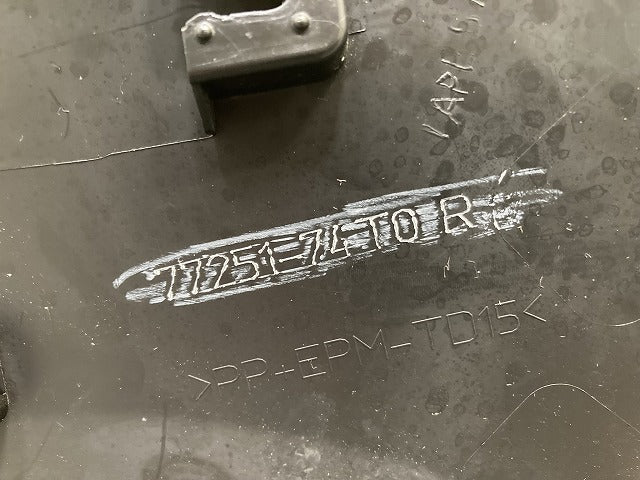 フロンクス WDB3S 純正 右 リア フェンダーアーチモール/オーバーフェンダー RH 77251-74T0 素地 スズキ(150678)
