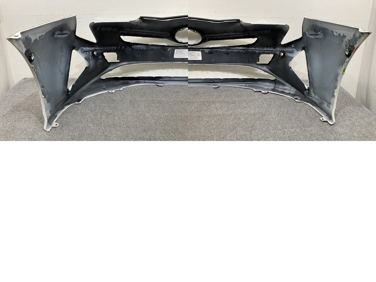 プリウス 50系/ZVW50/ZVW51/ZVW55 純正 前期 フロント バンパー 52119-47700 ホワイトパールクリスタルシャイン 070 トヨタ(150699)
