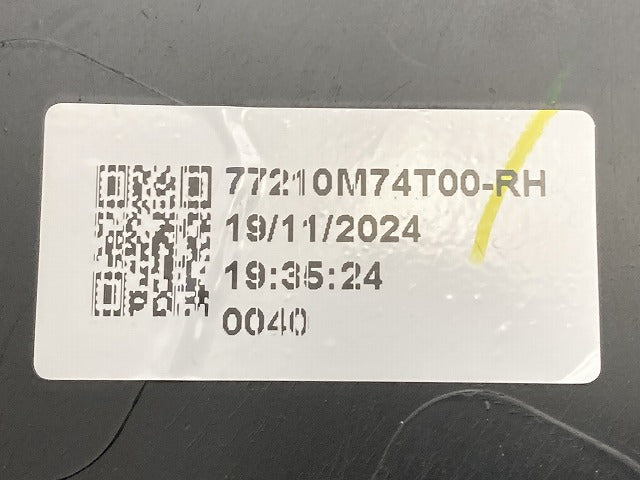 フロンクス WDB3S 純正 右 フロント フェンダーアーチモール/オーバーフェンダー RH 77211-74T0 素地 スズキ(150752)