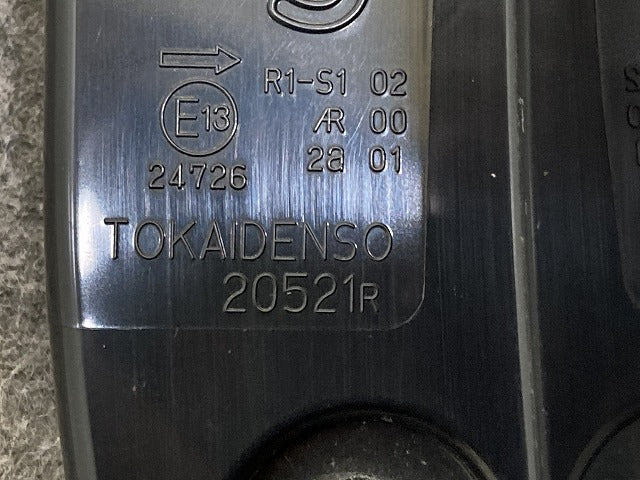 ムーヴ キャンバス/キャンパス LA800S/LA810S 純正 右 テールランプ/ライト/レンズ LED RH TOKAIDENSO 20521 81551-B2390 ダイハツ(151357)