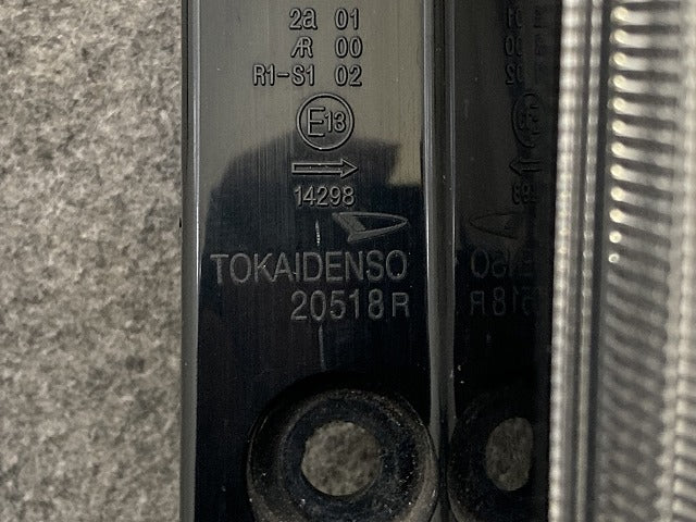 ウェイク LA700S/LA710S 純正 右 テールランプ/ライト/レンズ LED 刻印D TOKAIDENSO 20518 81551-B2380 ダイハツ(151930)