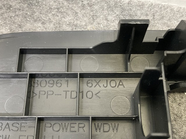 ノート/NOTE E13/SNE13 純正 左 ウインドウスイッチ フィニッシャ― 助手席 80961 6XJ0A 素地 日産(152083)