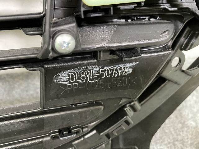 CX-3/CX3 DK8FW/DK8AW 純正 フロント グリル/ラジエーターグリル カメラ付 DL8W-50712 グレー メタリック マツダ(152667)