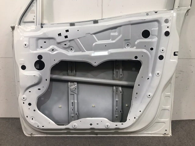 セレナ ハイウェイスター C26/FPC26/NC26/FNPC26/HC26/HFC26/FNC26 右フロントドア 日産(103285)