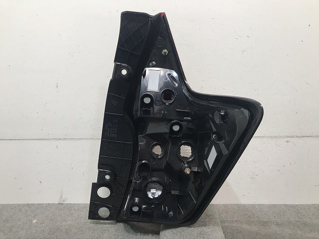 ノート E12/HE12/NE12/SNE12 後期・中期 左テールランプ/ライト/レンズ ICHIKOH D202 26559-5WK0B 日産(103812)