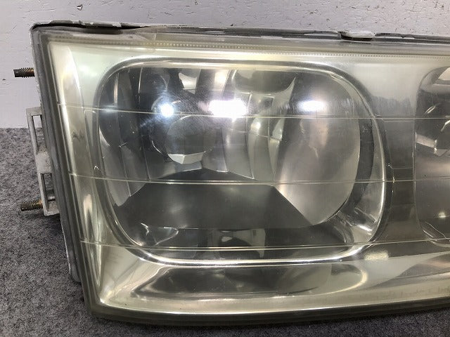 マークⅡ /マーク2 GX100/GX105/JZX100/JZX101/JZX105 右ヘッドライト/ランプ ハロゲン KOITO 22-251 トヨタ(104073)