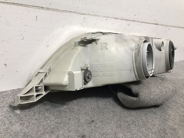 マークⅡ /マーク2 GX100/GX105/JZX100/JZX101/JZX105 右ヘッドライト/ランプ ハロゲン KOITO 22-251 トヨタ(104073)