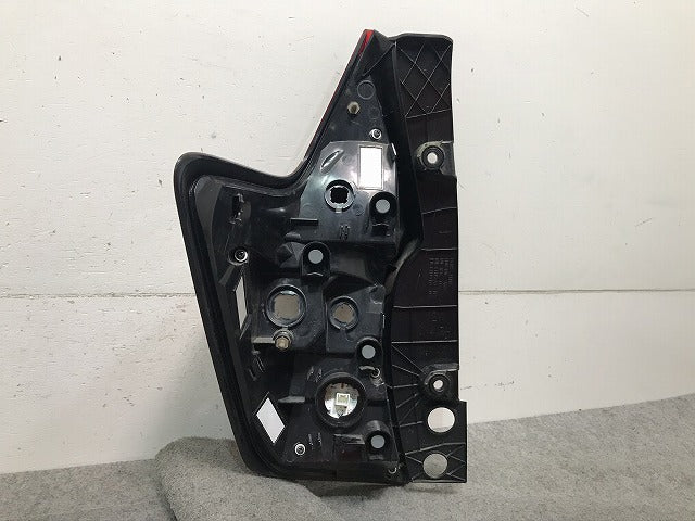 ノート E12/HE12/NE12/SNE12 後期 右テールランプ/ライト/レンズ ICHIKOH D202 日産(104097)