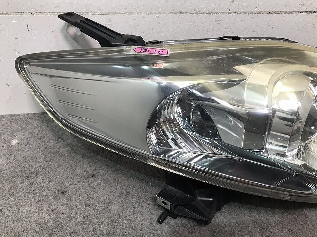プレマシー CREW/CR3W 右ヘッドライト/ランプ キセノン HIDレベライザー STANLEY P5104 マツダ(104157)