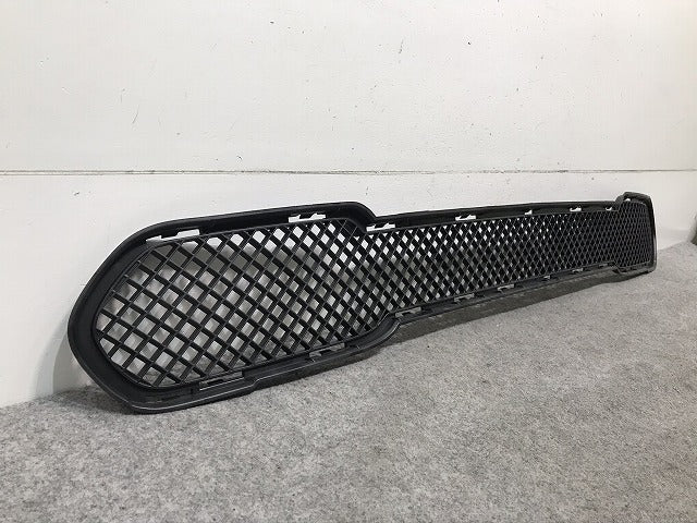 新品! X1シリーズ E84 2013-2015 純正 フロントバンパーグリル 51112990368 BMW(104180)