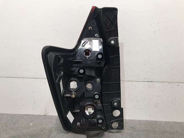 ノート E12/HE12/NE12/SNE12 純正 後期 右テールランプ/ライト/レンズ ICHIKOH D202 日産(104438)