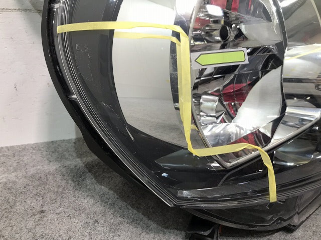 ポルテ NCP140/NSP141/NCP141/NCP145 純正 右ヘッドライト/ランプ レベライザー KOITO 52-259 トヨタ(104754)