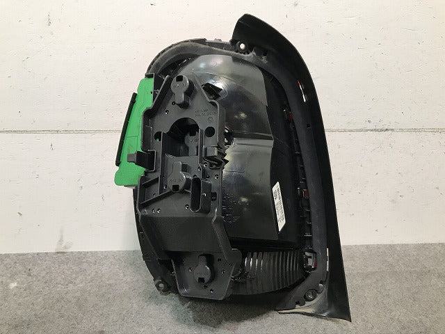 MINI/ミニ F55/F56/F57 純正 右テールランプ/ライト/レンズ 7297414-02 ミニ(105292)