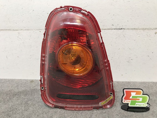 MINI/ミニ R55/R56/R57 純正 右テールランプ/ライト/レンズ 08-882-1908L 6321　2757 ミニ(105885)