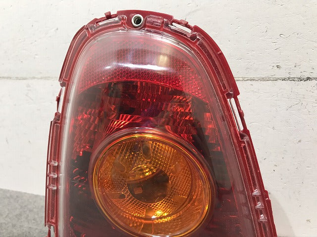 MINI/ミニ R55/R56/R57 純正 右テールランプ/ライト/レンズ 08-882-1908L 6321　2757 ミニ(105885)