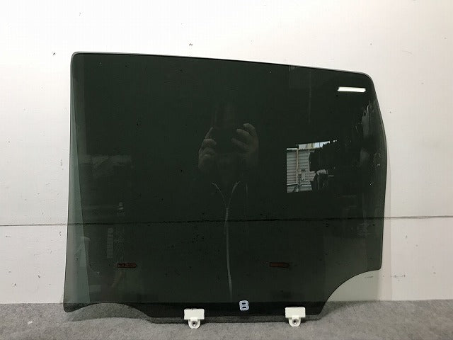 ノート E12/HE12/NE12/SNE12 純正 左リアガラス 43R-005844 日産(106455)