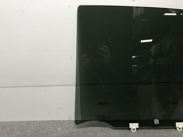ノート E12/HE12/NE12/SNE12 純正 左リアガラス 43R-005844 日産(106455)