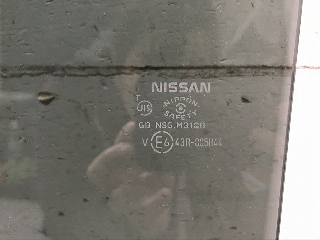 ノート E12/HE12/NE12/SNE12 純正 左リアガラス 43R-005844 日産(106455)