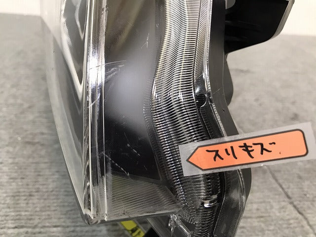 セレナ／Ｃ２７　純正　前期　右ヘッドライト／ＬＥＤ　レベライザー　１００－２３７２１　２６０２５－５ＴＦ５Ａ（１０６５８９）　